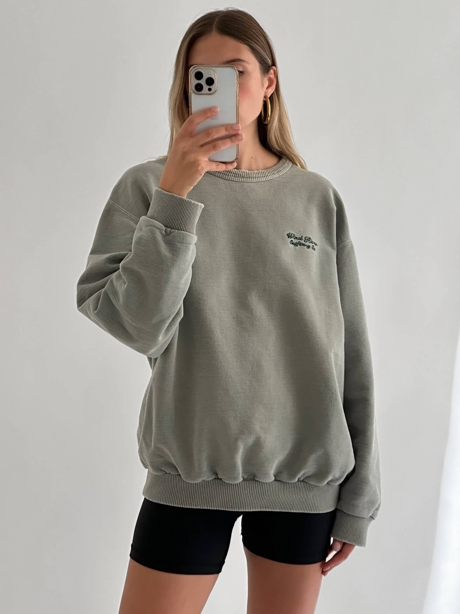 Vintage Wind River Embroidered & Distressed Sage Sweatshirt | M