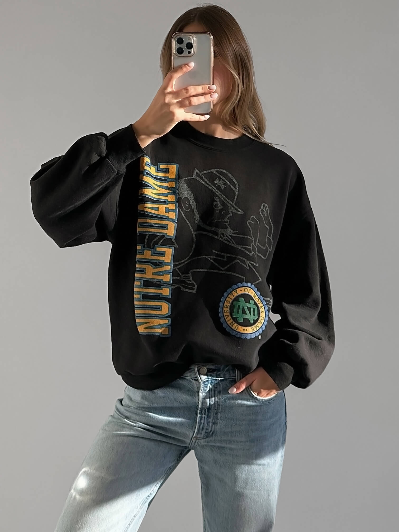 Vintage UNIVERSITY OF NOTRE DAME Distressed Sweatshirt | M/L