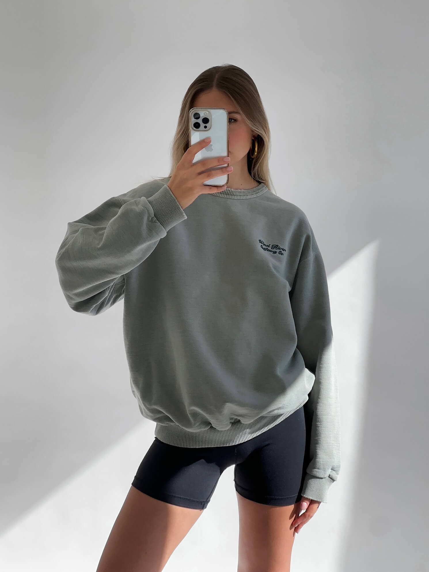 Vintage Wind River Embroidered & Distressed Sage Sweatshirt | M