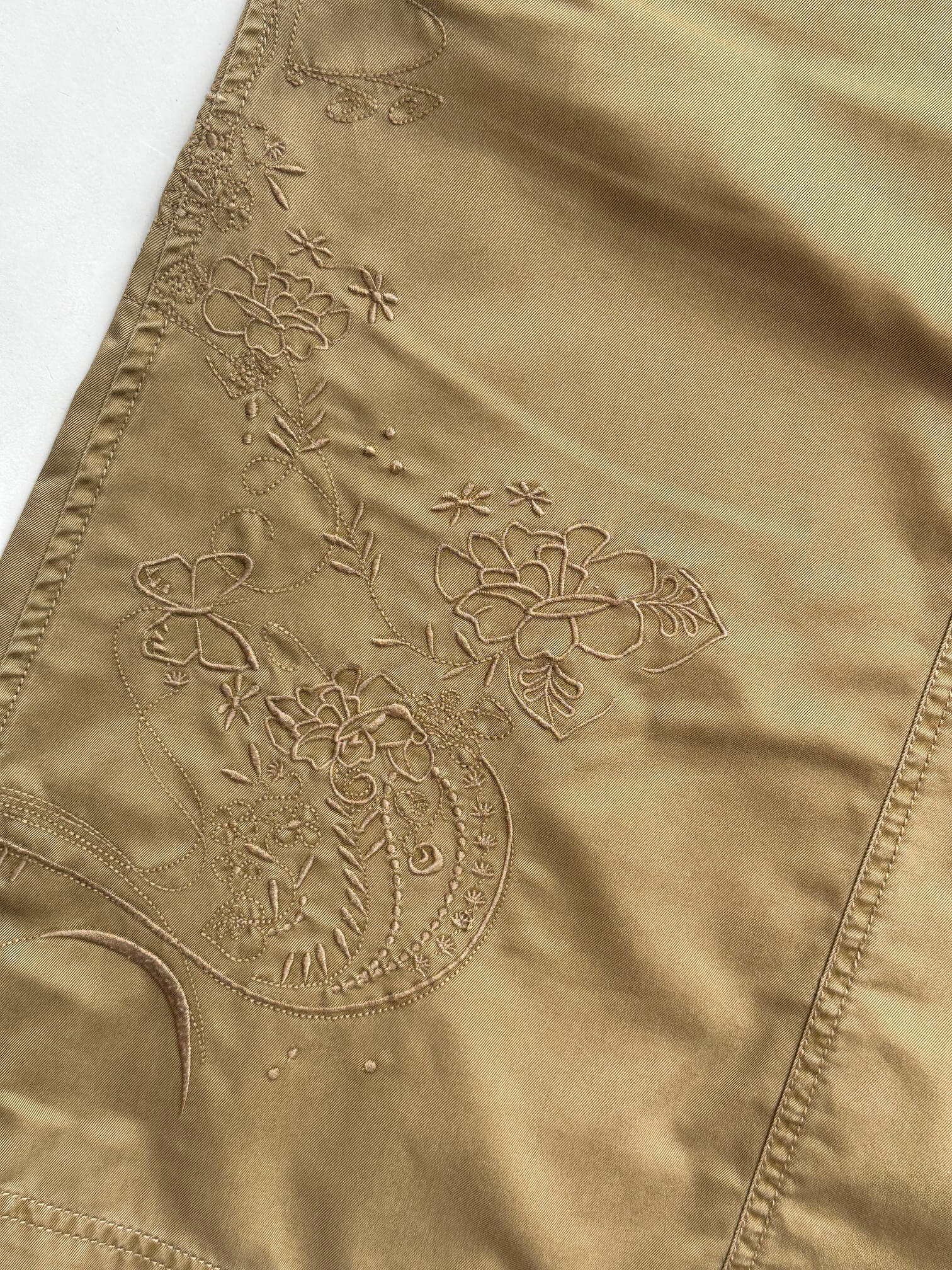 Vintage Embroidered Khaki Midi Skirt | 3/4