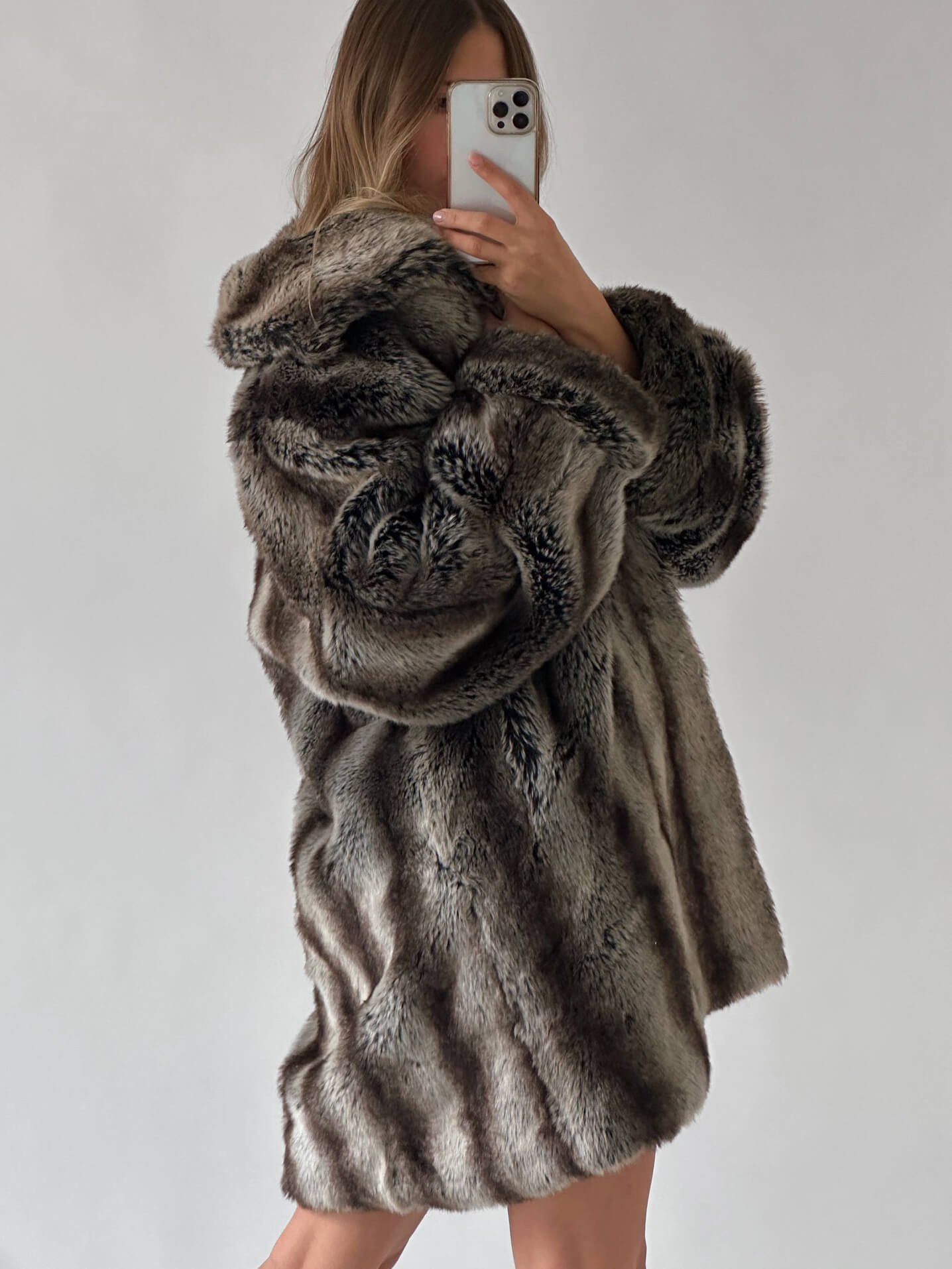 Vintage Oversized Faux Fur Coat | XS-XL