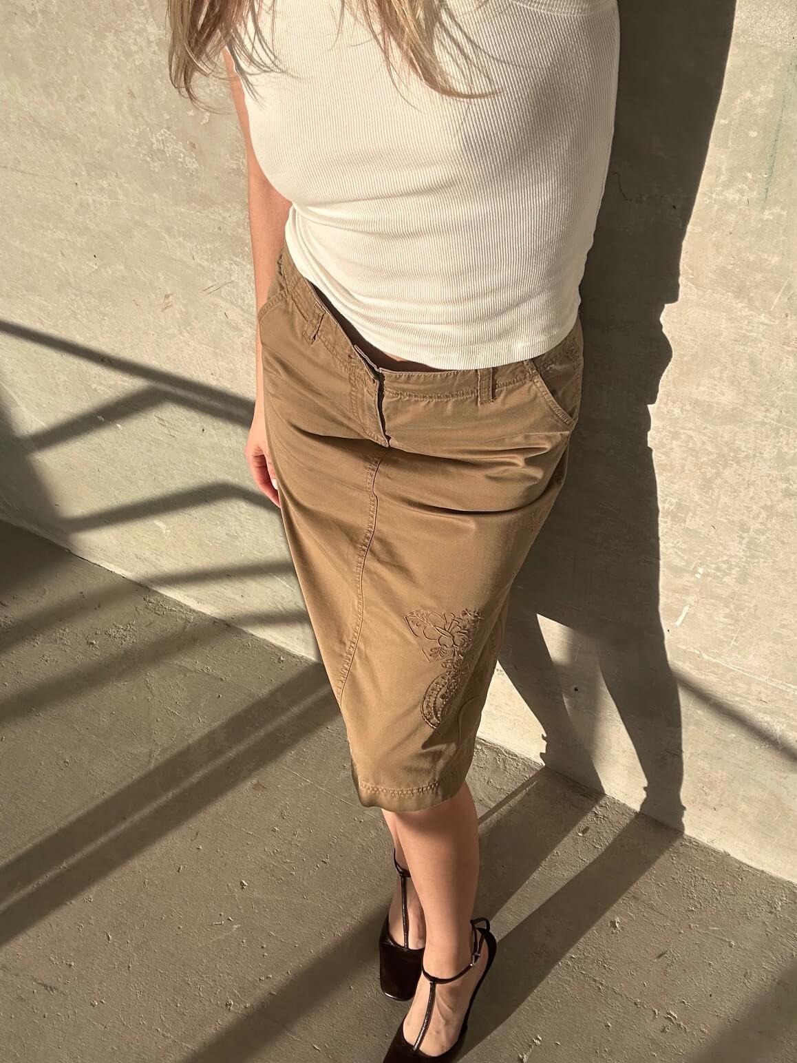 Vintage Embroidered Khaki Midi Skirt | 3/4