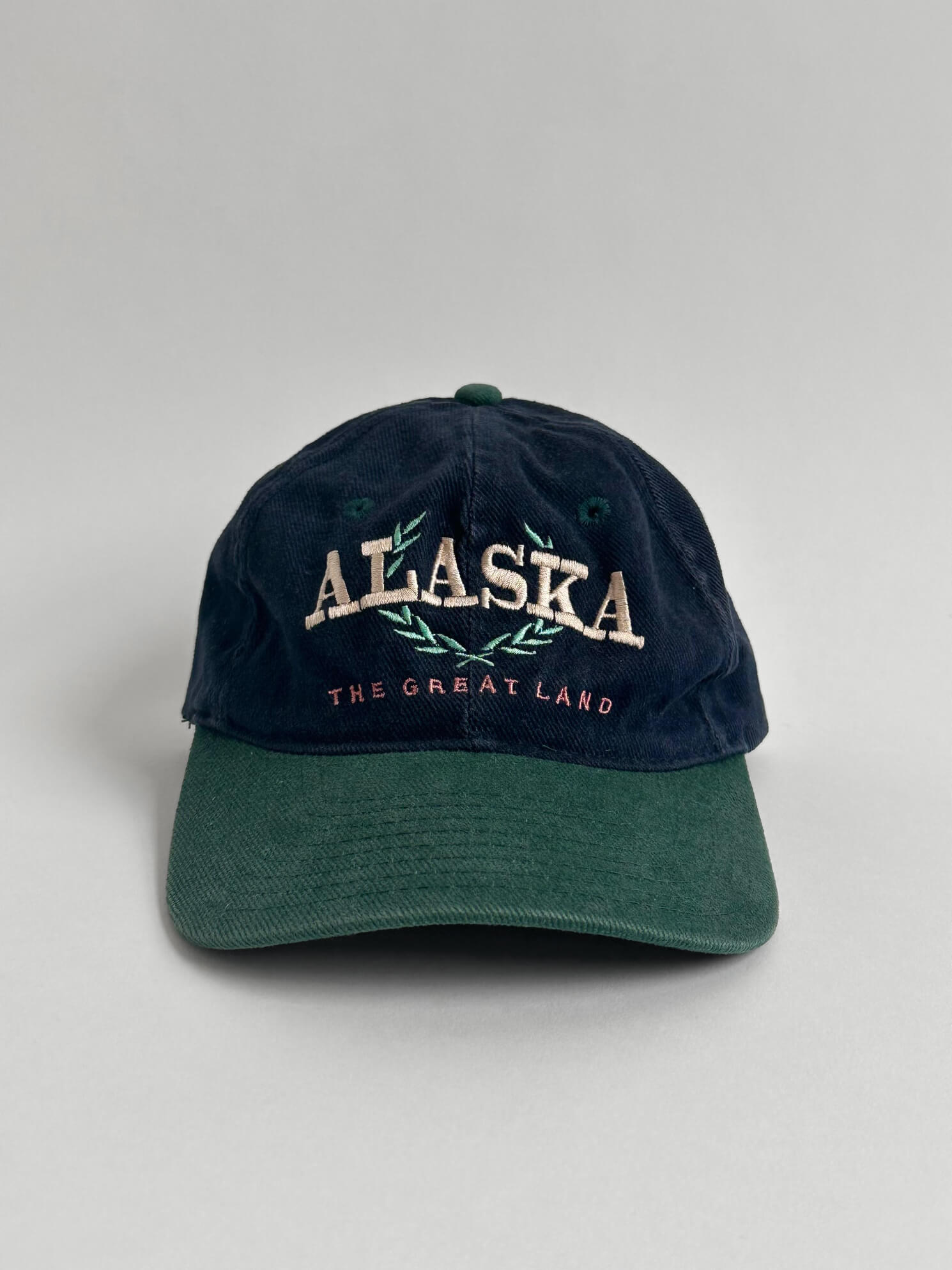 Vintage ALASKA THE GREAT LAND Embroidered Velcro Strap Back Hat